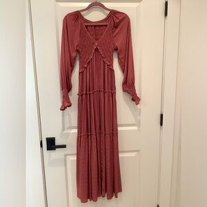 Chic Navy Long Sleeve Dress with Flowing Silhouette